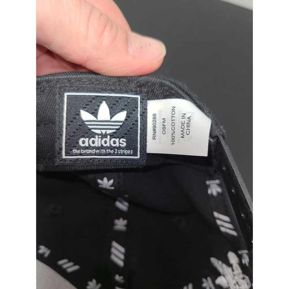 adidas originals trefoil